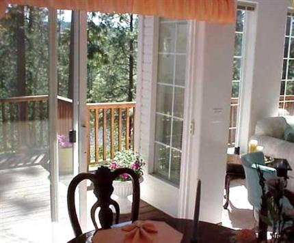 River Cove Elegant Waterfront Bed & Breakfast Bed & Breakfast Post Falls Room photo